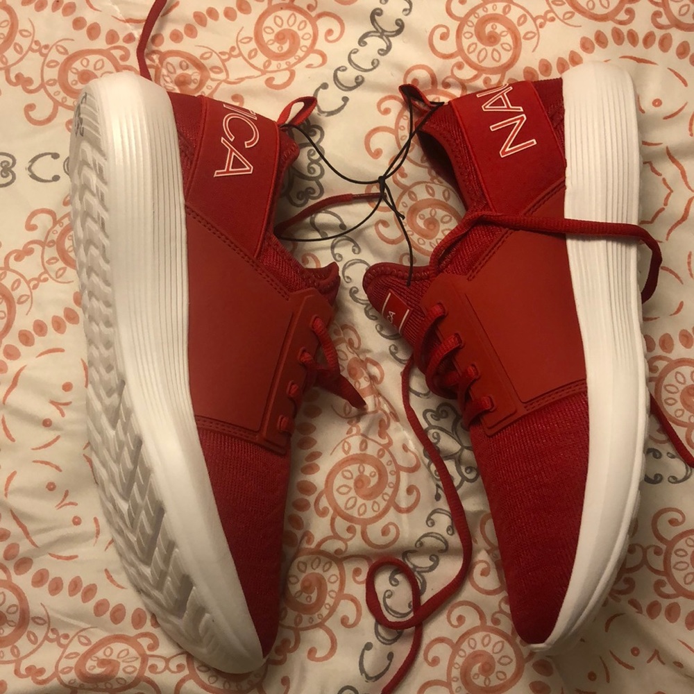 Shoes - Picture 6 of 7